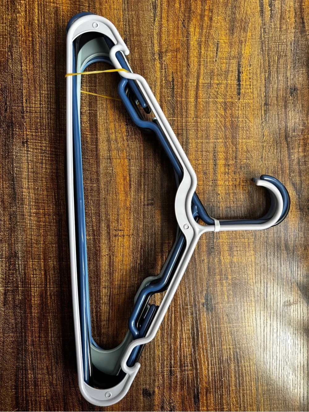 Set of 6 Heavy Duty Plastic Clothes Hangers Blue Grey Black Notch Slots Used